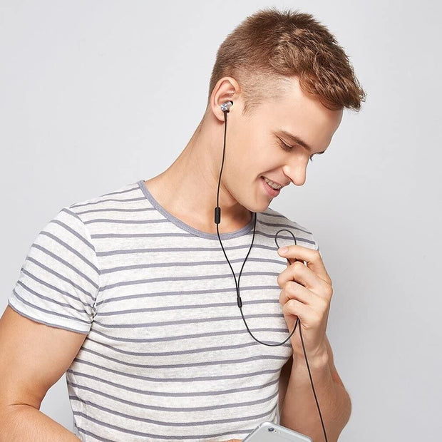 "1MORE Piston Fit In-Ear Headphones: Stylish, Durable Eardphones with 4 Color Options"