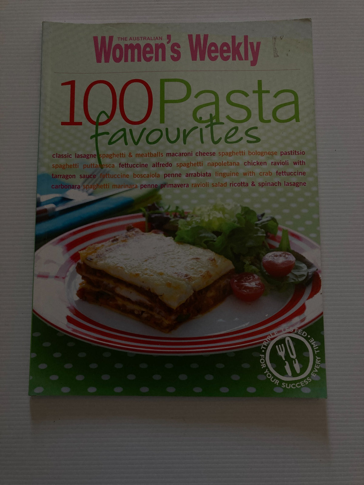 100 Pasta Favourites — front cover