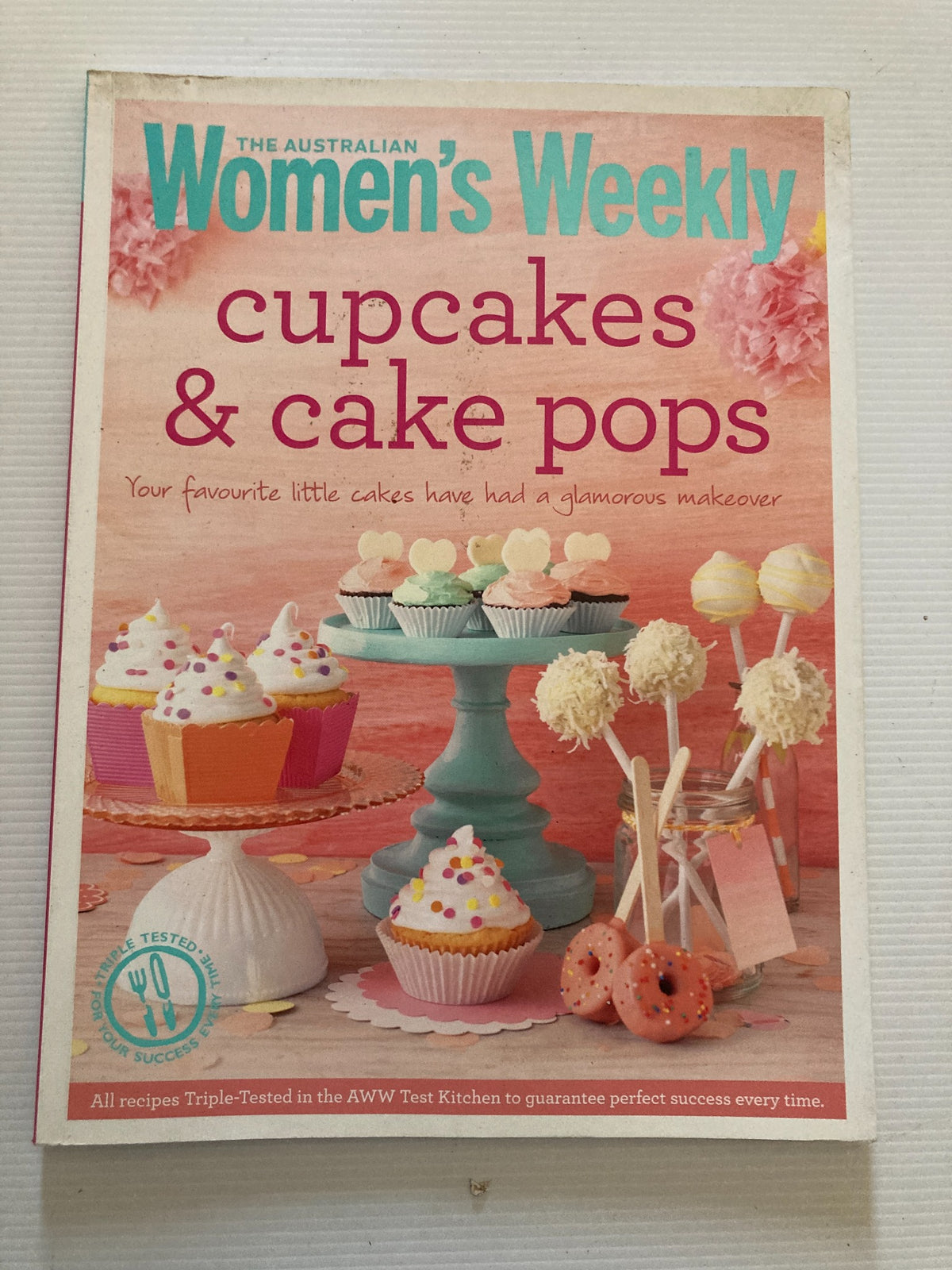 Cupcakes & Cake Pops — front cover