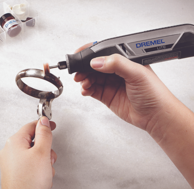 Dremel Lite packaging with black tool  